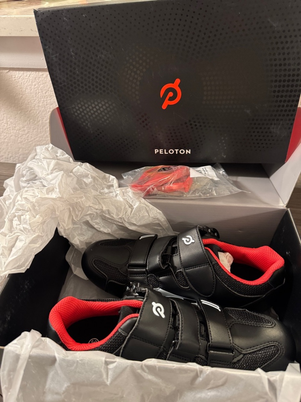 NIOB Peloton Black Cycling Shoes complete with cleats, 38 (women’s 7)